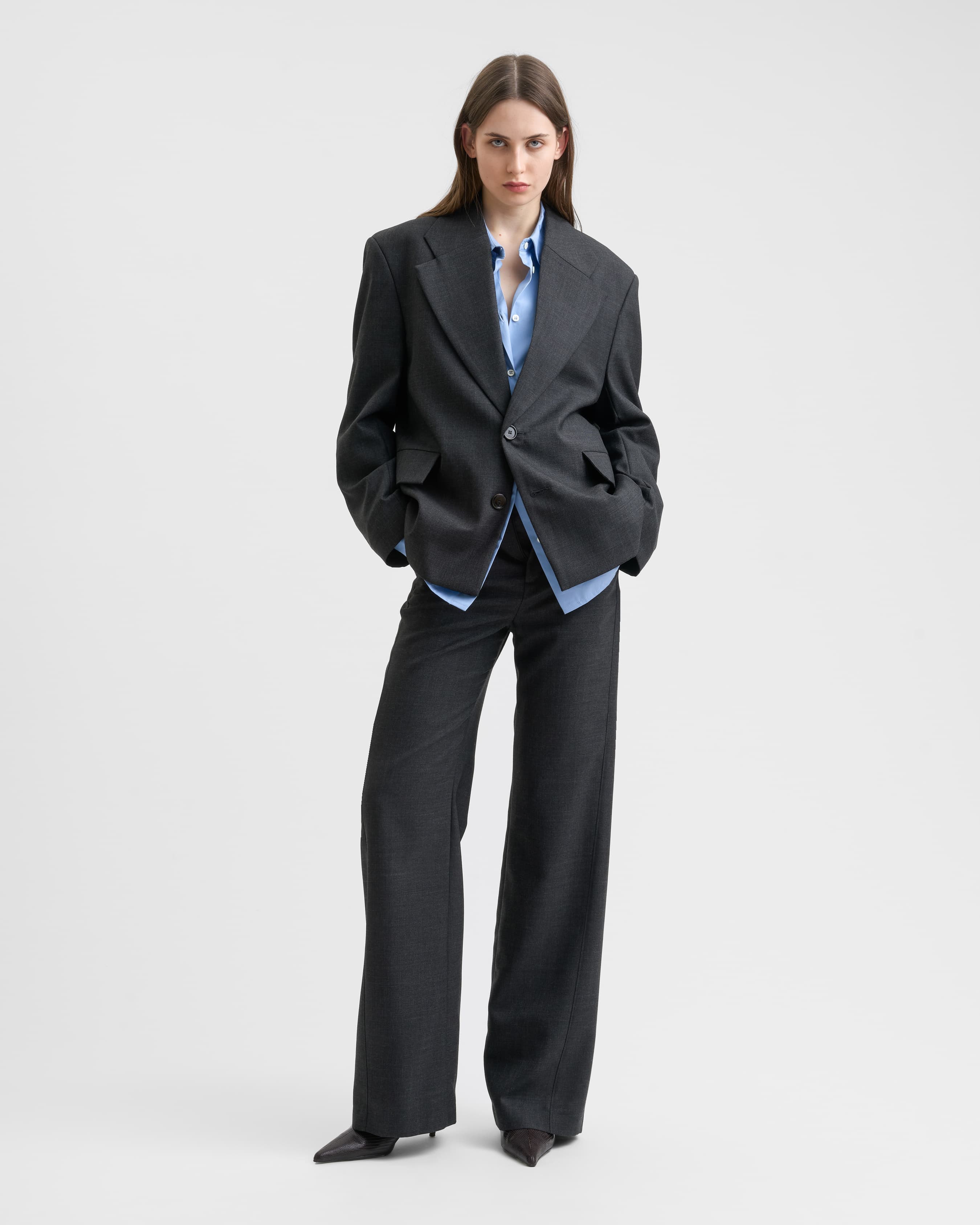 1788_0d7532eda2-sefr_fw26_gwen-blazer-anthracite-wool_2796-large