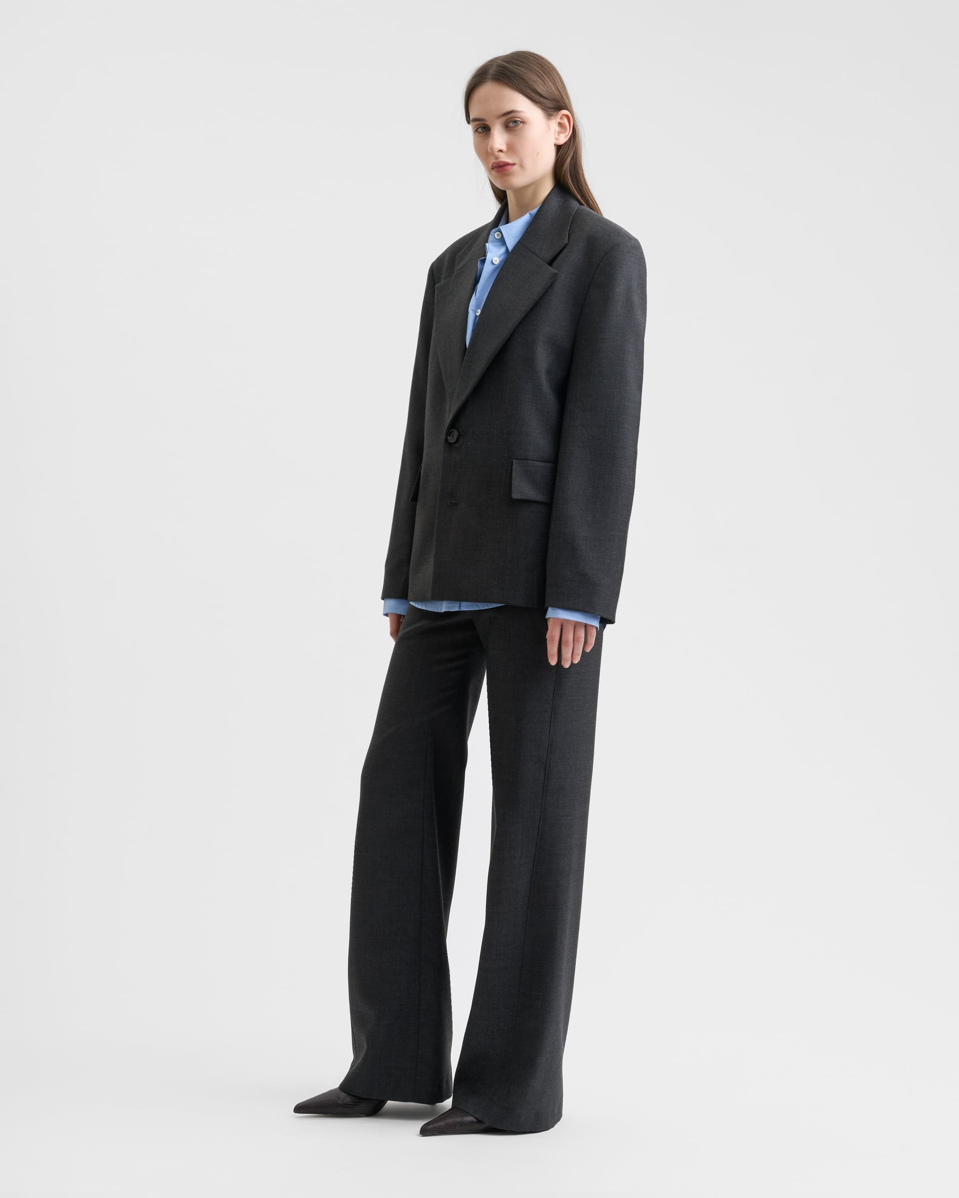 1788_879651bbe3-sefr_fw26_gwen-blazer-anthracite-wool_2806-large