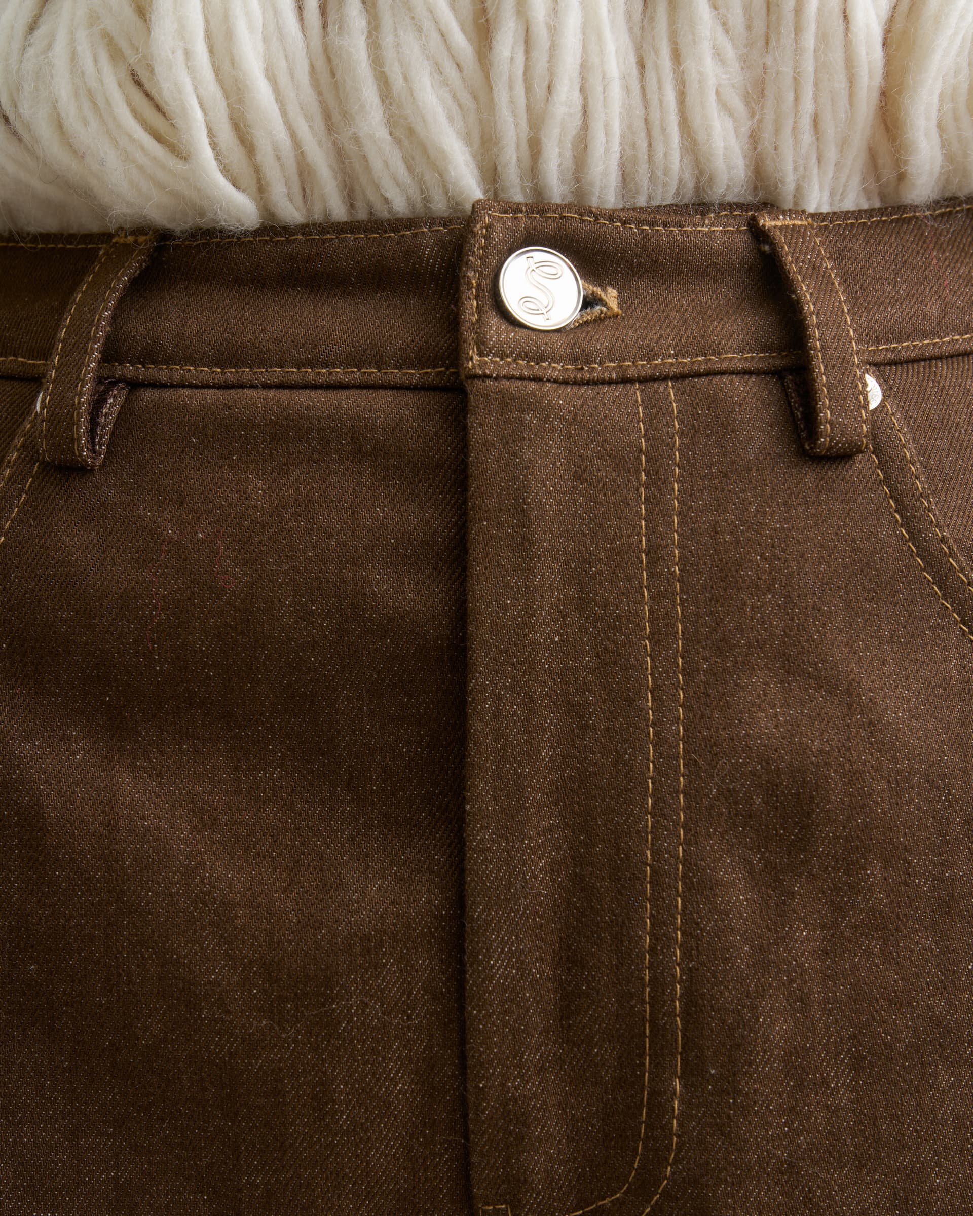 1789_f6d4314f31-sefr_fw26_soline-raw-denim-brown_4168-large