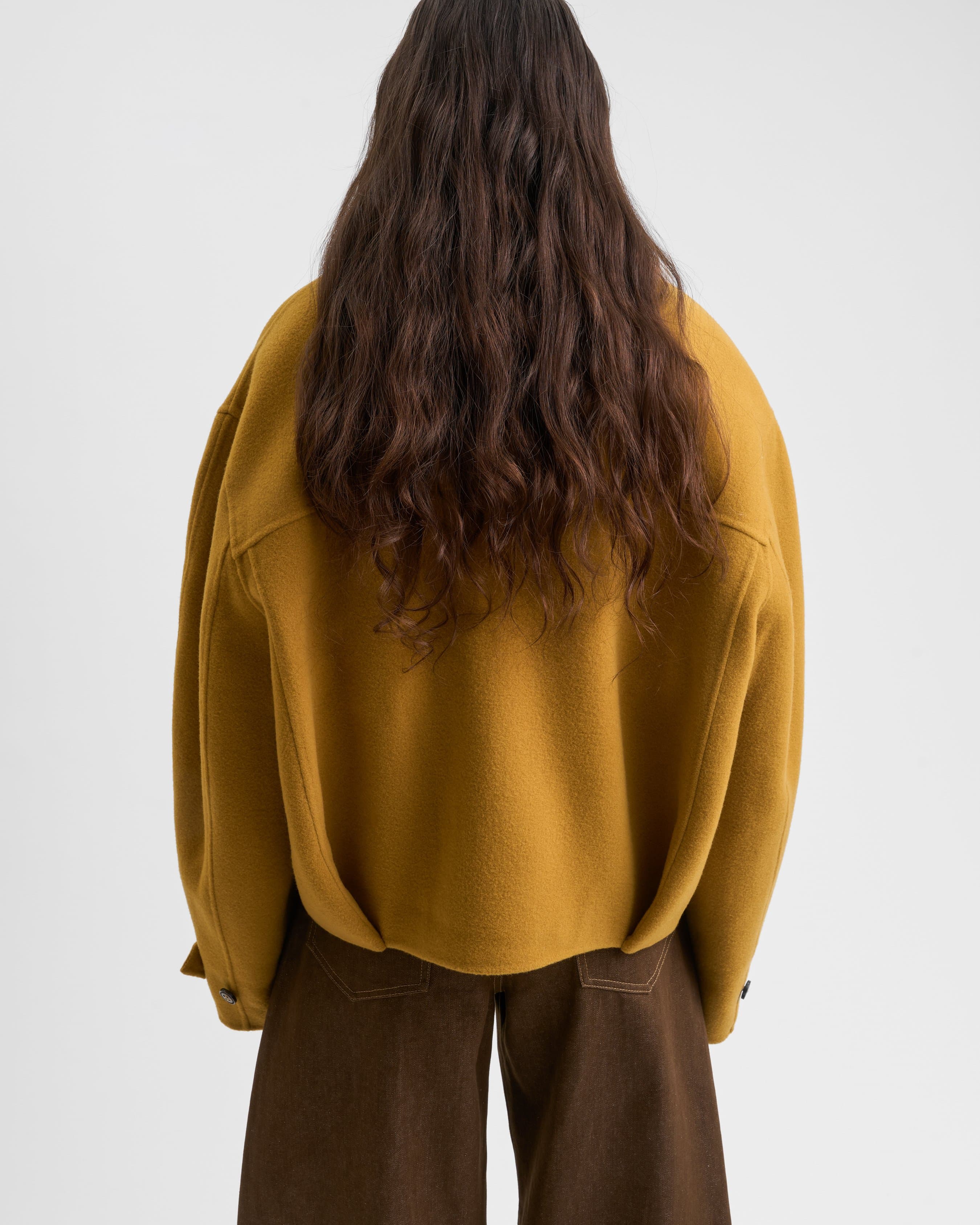 1793_957d139cac-sefr_fw26_relaxed-wool-jacket-amber_9836-large