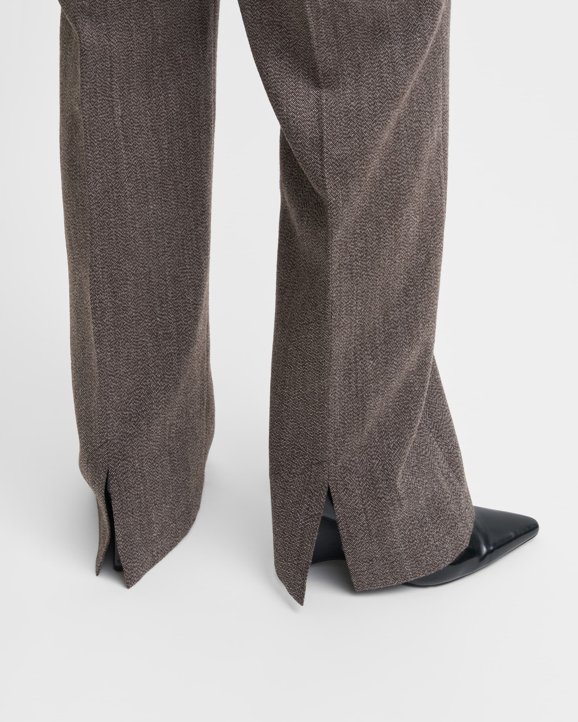 1798_373ba1a0ac-sefr_fw26_back-slit-trouser-dark-beige-melange_1758-large