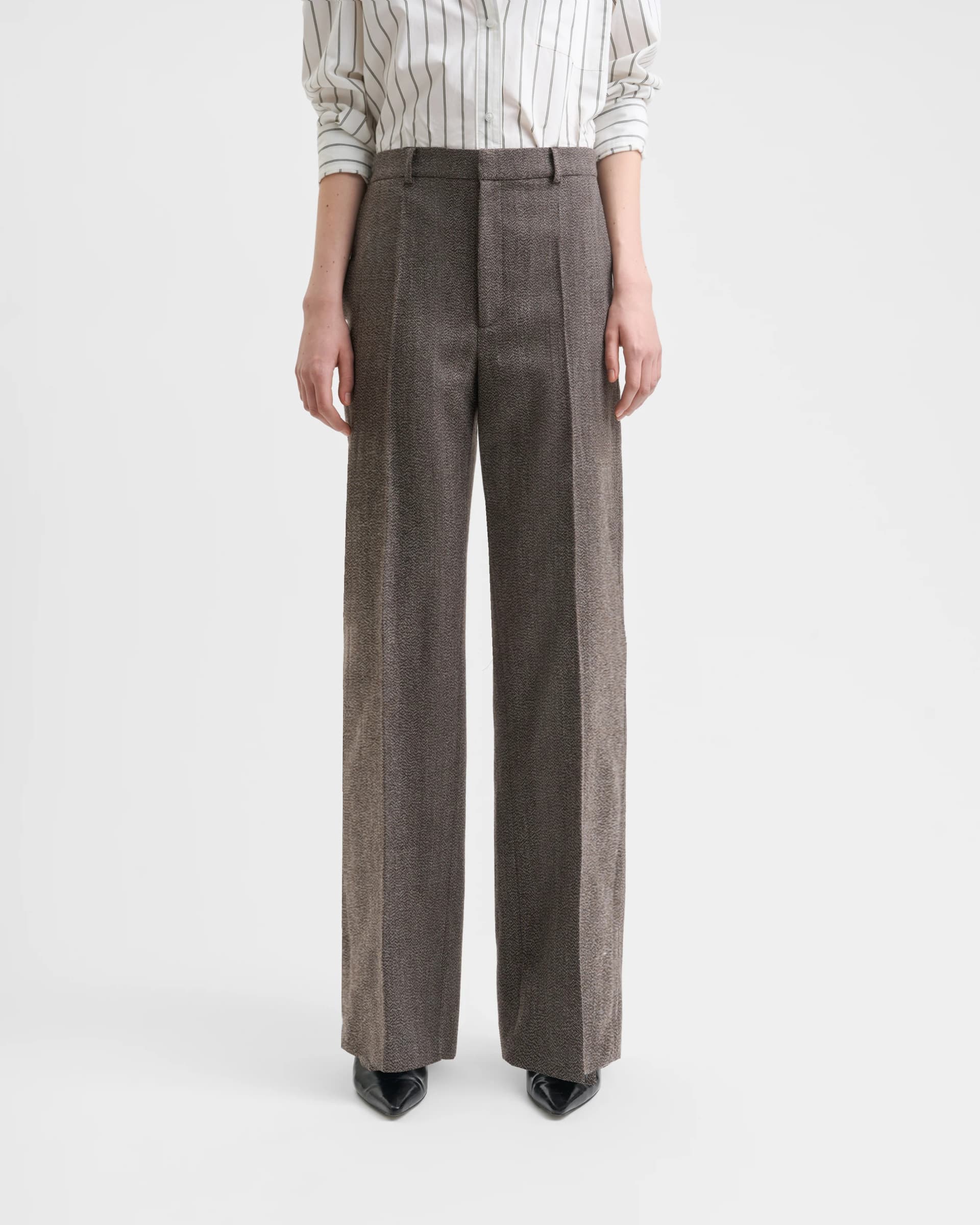 1798_6f19795d46-sefr_fw26_back-slit-trouser-dark-beige-melange_1803-large