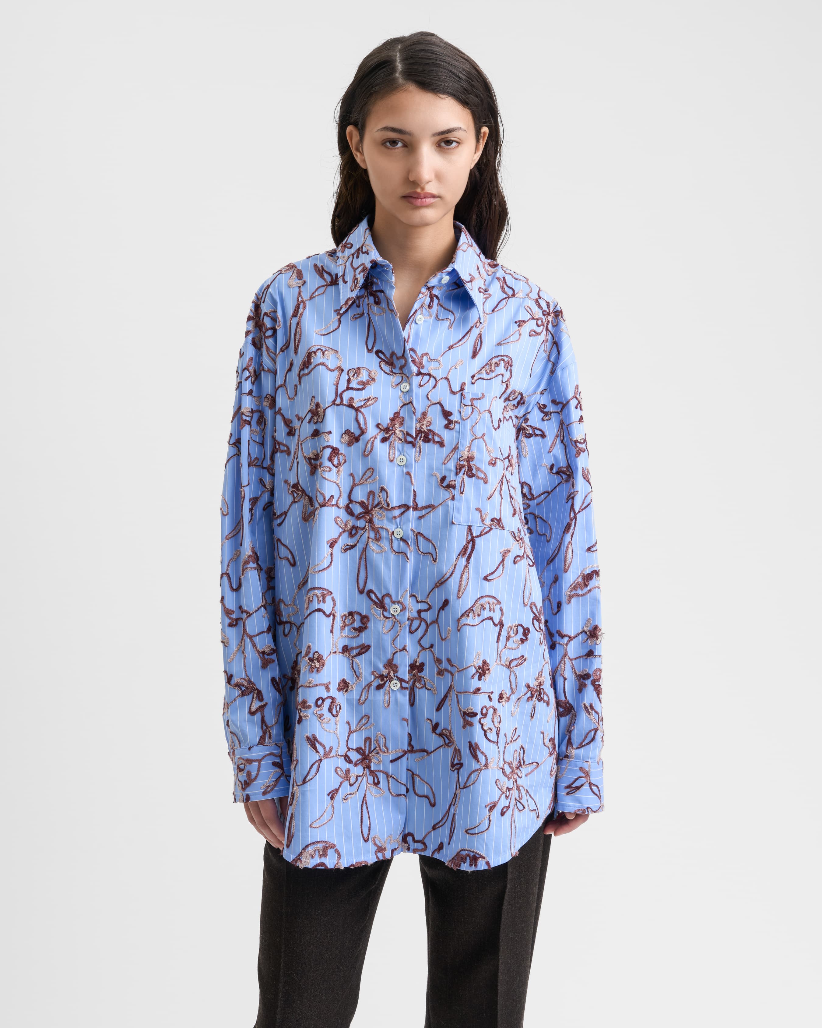 1801_58d32bf016-sefr_fw26_fluid-oversized-striped-shirt-embroidered-blue_8507-large
