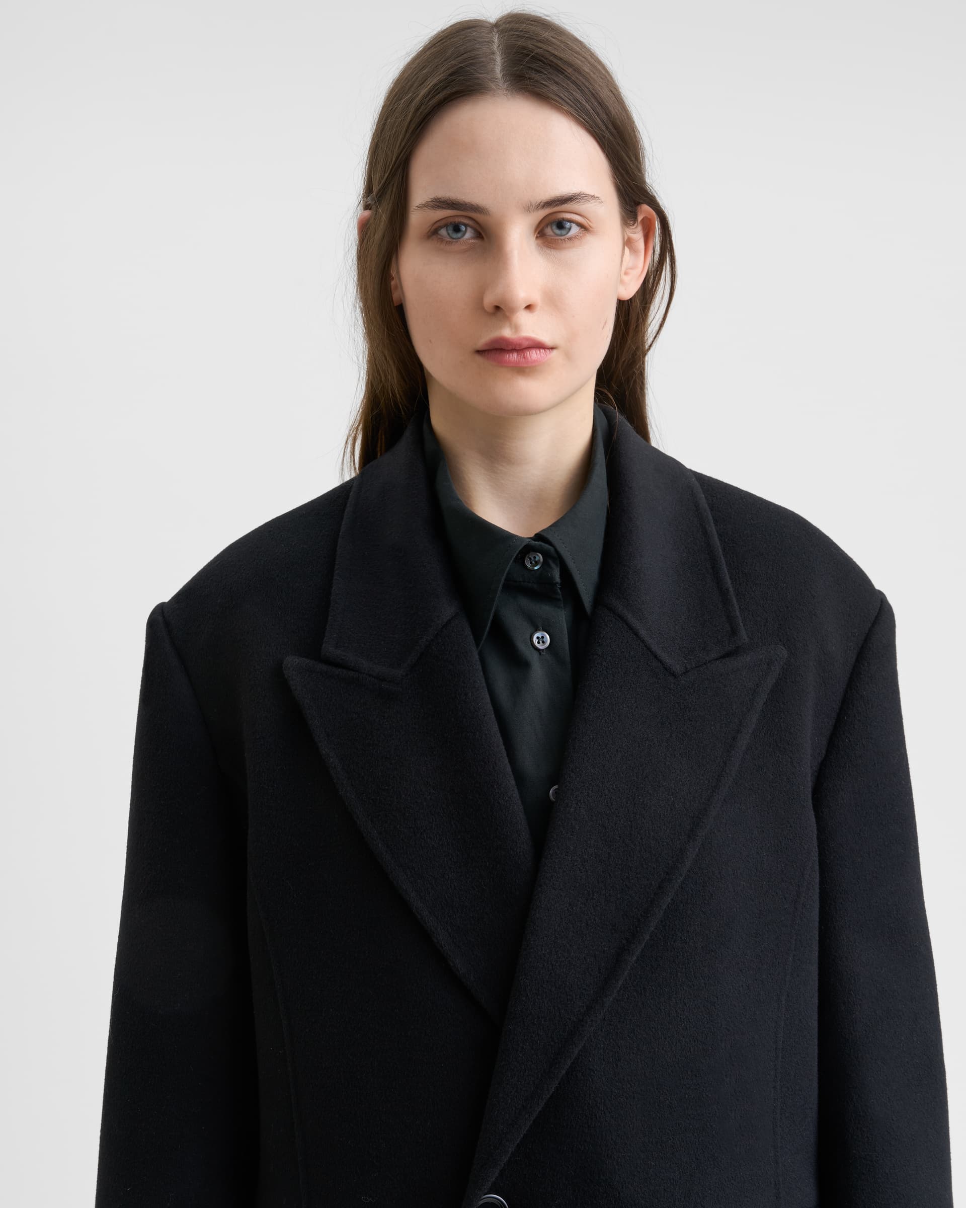 1806_b03e586a24-sefr_fw26_cashmere-coat-black_2742-large