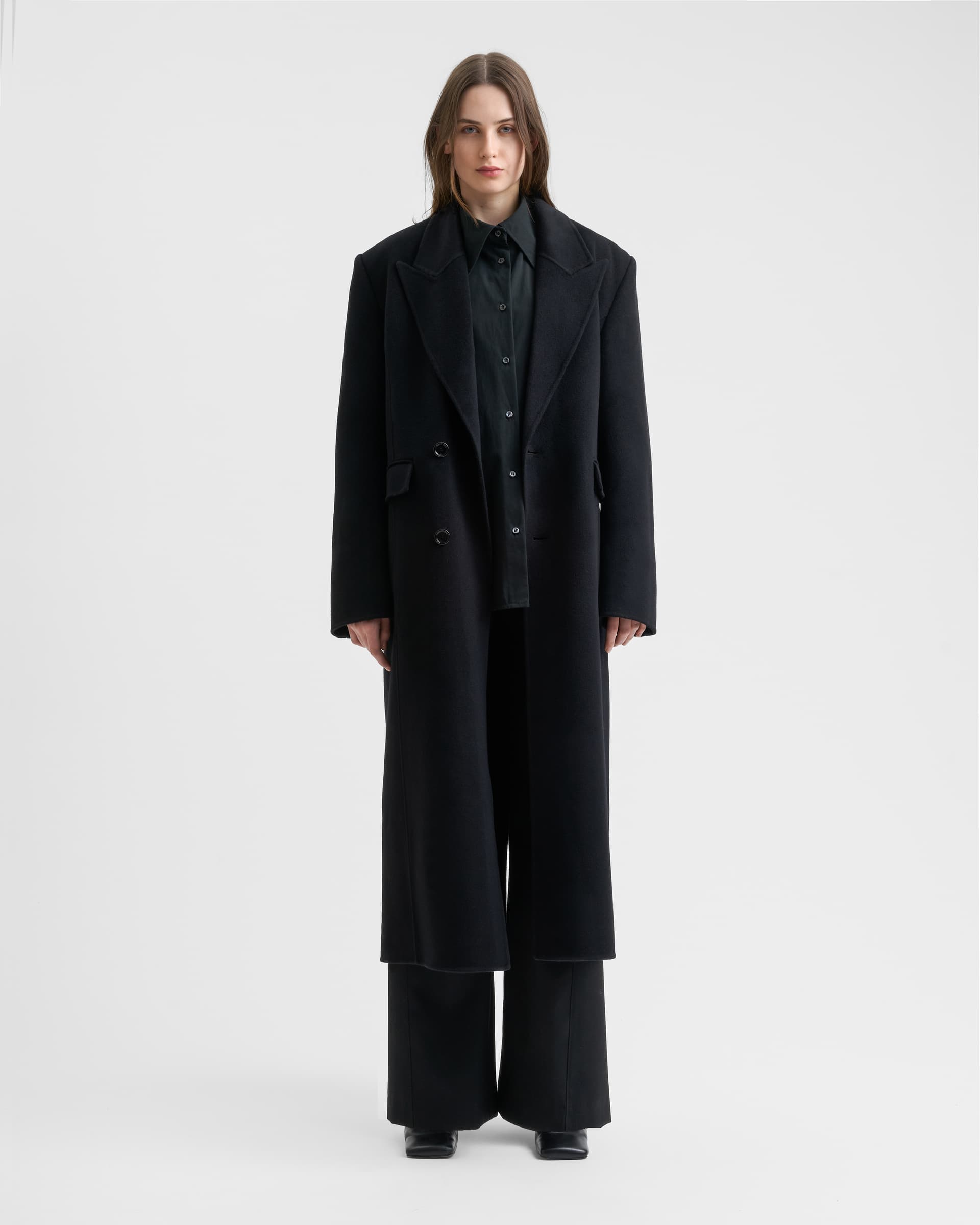 1806_cd7f79c295-sefr_fw26_cashmere-coat-black_2680-large