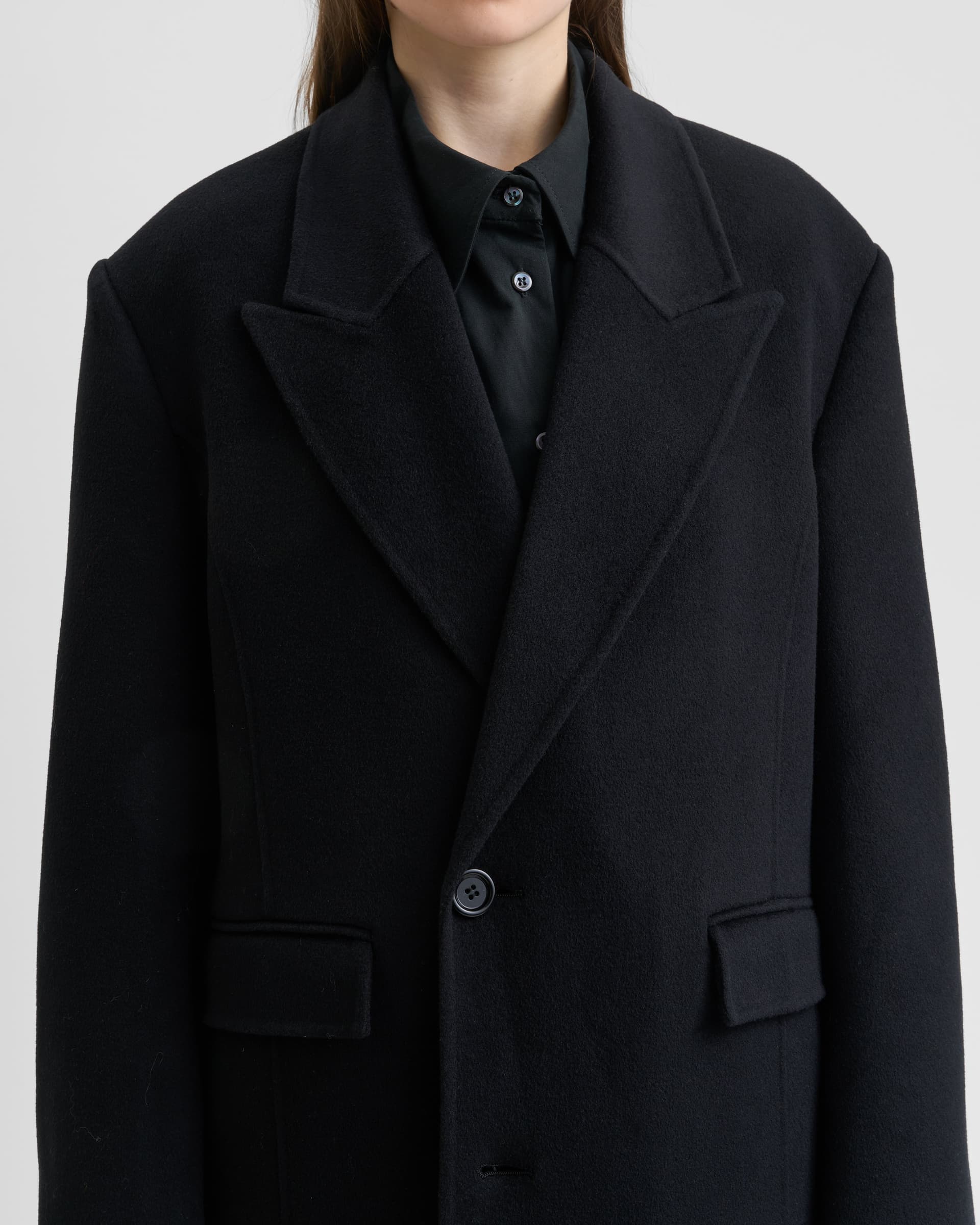 1806_e385f8c38f-sefr_fw26_cashmere-coat-black_2748-large