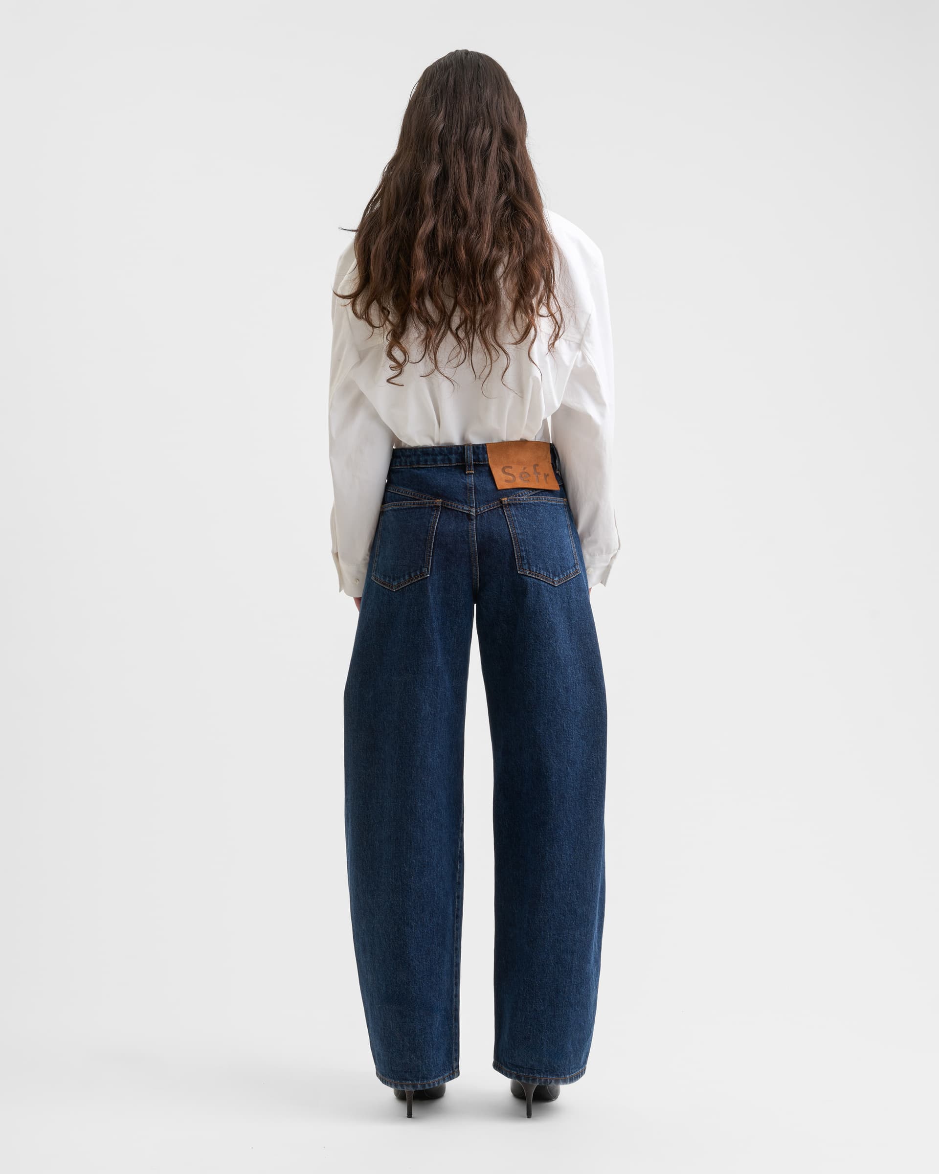 1810_1b8a1cad7f-sefr_fw26_soline-jeans-dark-blue-wash_9291-large