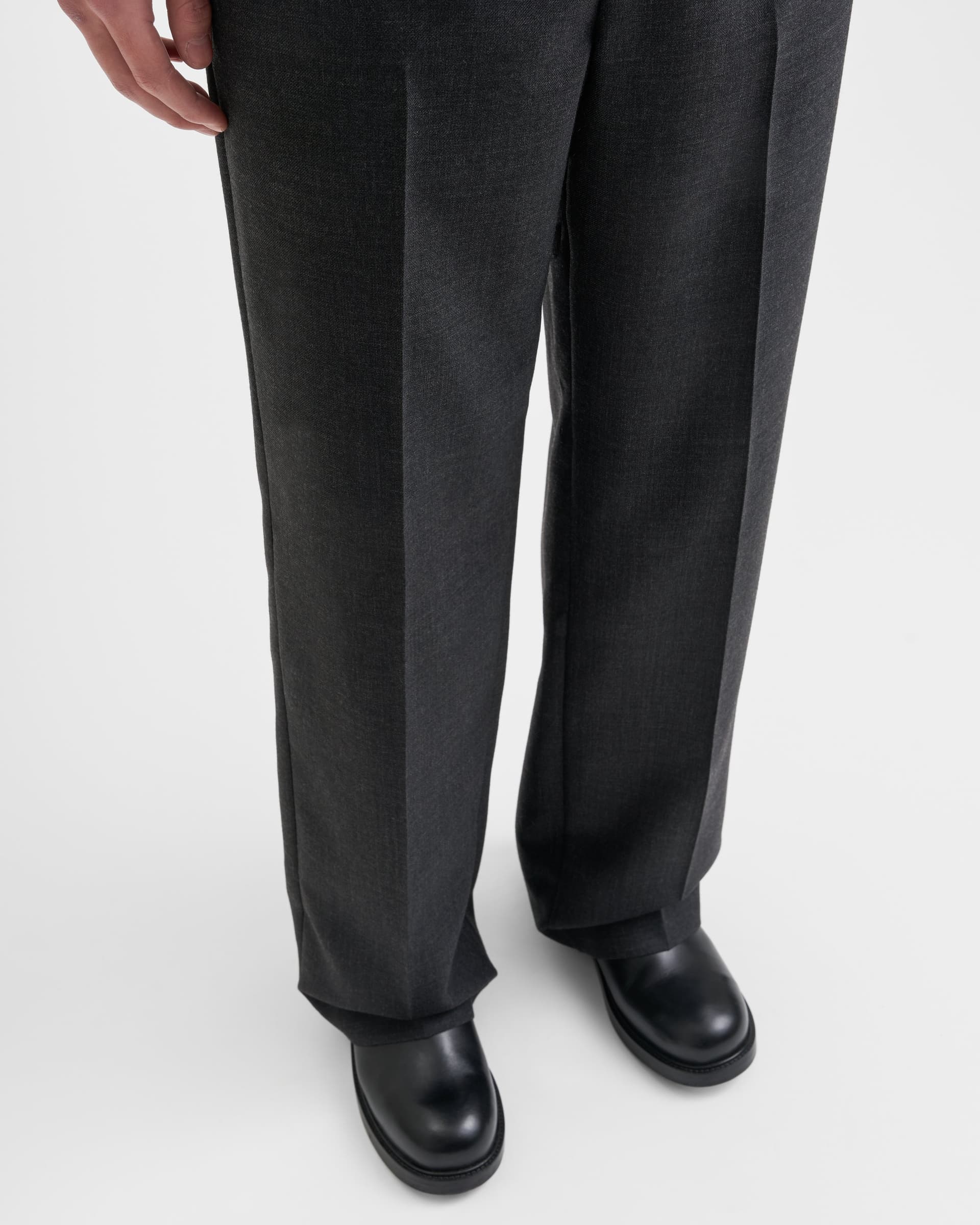 1828_7aeb1f5a53-sefr_fw26_jeon-trouser-anthracite-wool_6402-large