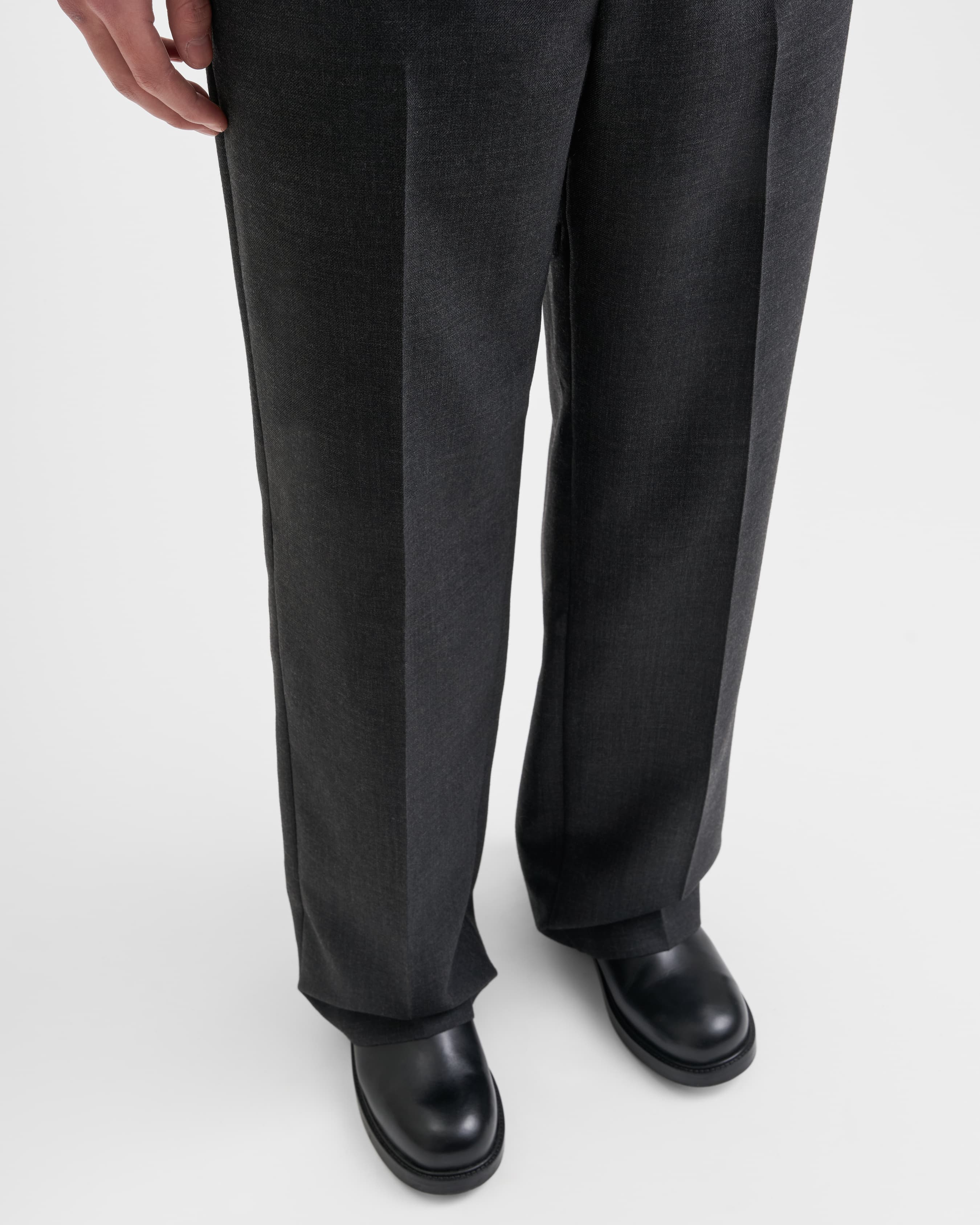 1828_7aeb1f5a53-sefr_fw26_jeon-trouser-anthracite-wool_6402-large