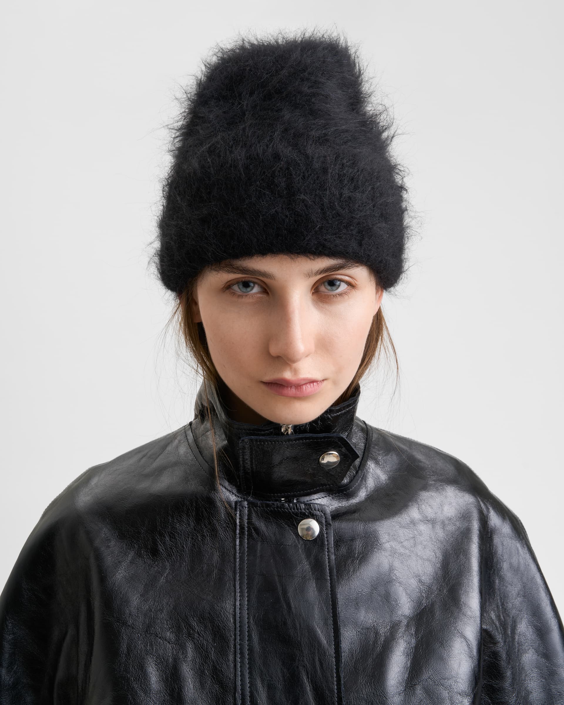 1843_2c34b94504-sefr_fw26_fuzzy-beanie-black-alpaca_2485-large