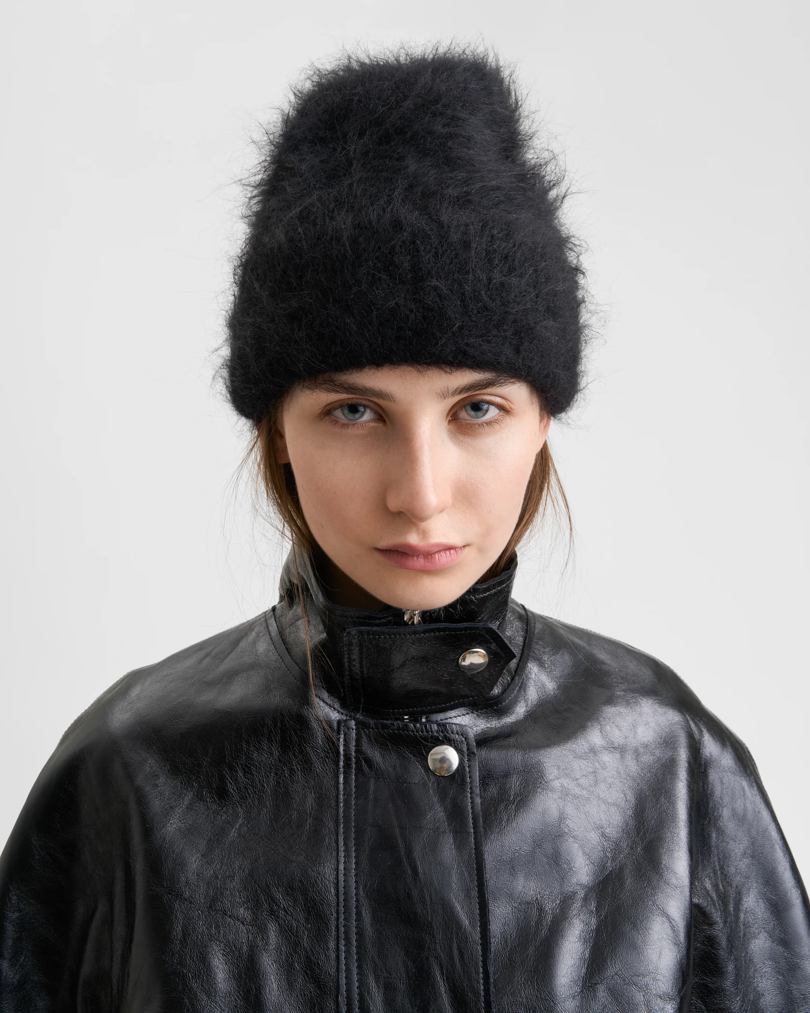 1843_2c34b94504-sefr_fw26_fuzzy-beanie-black-alpaca_2485-large
