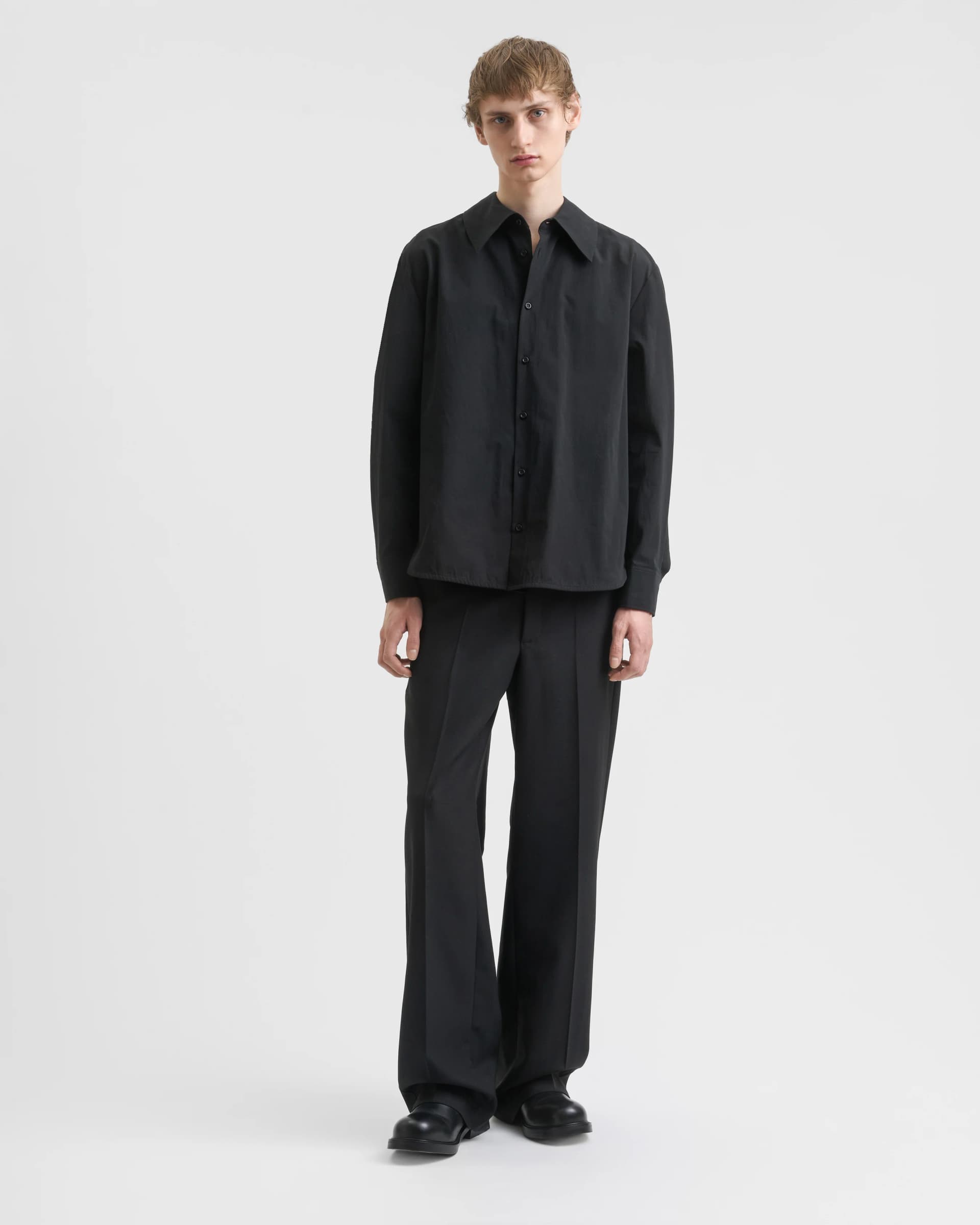 1849_441e7bfd3c-sefr_fw26_trino-shirt-black-fine-poplin_4705-large