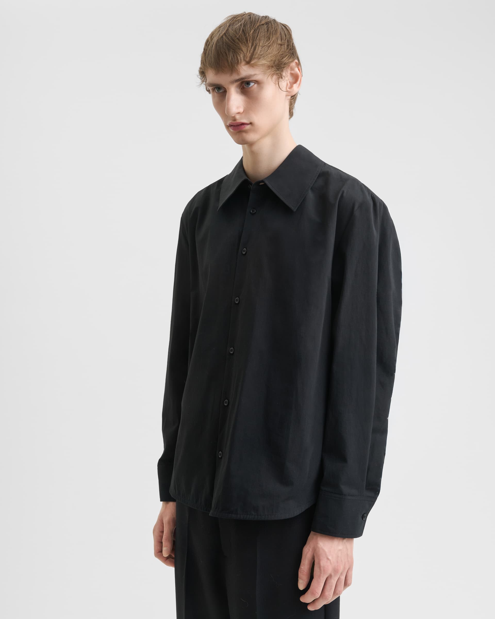 1849_61a0f3e2de-sefr_fw26_trino-shirt-black-fine-poplin_4760-large