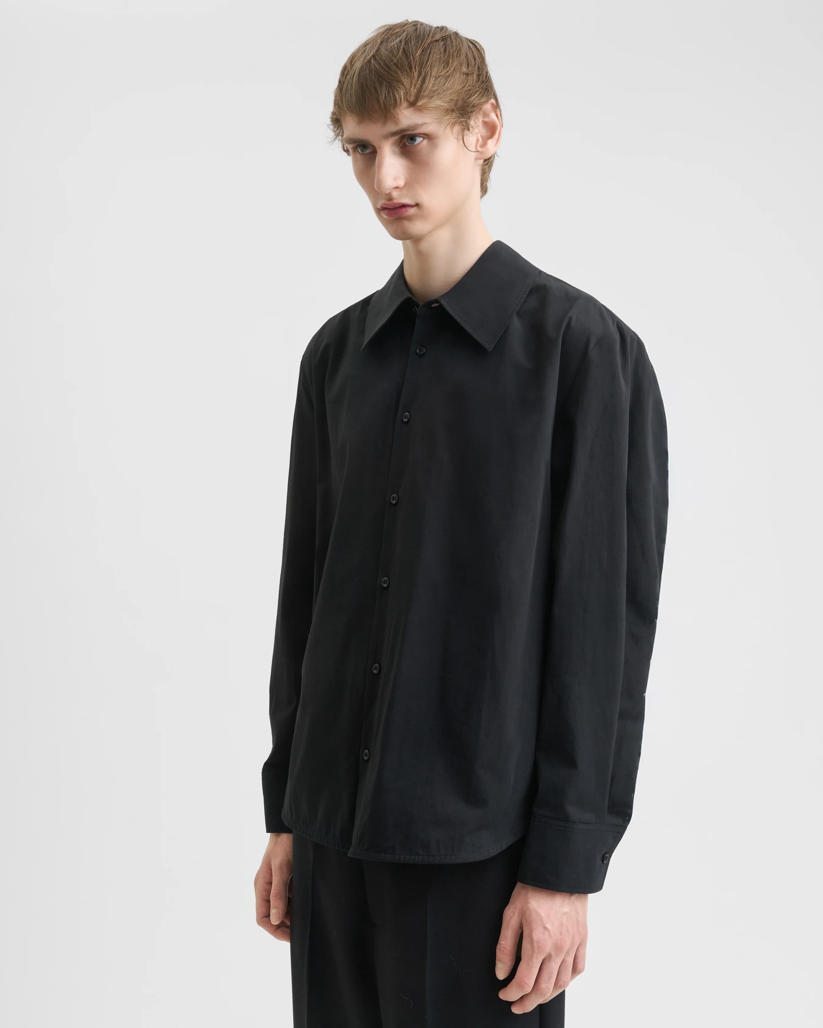 1849_61a0f3e2de-sefr_fw26_trino-shirt-black-fine-poplin_4760-large
