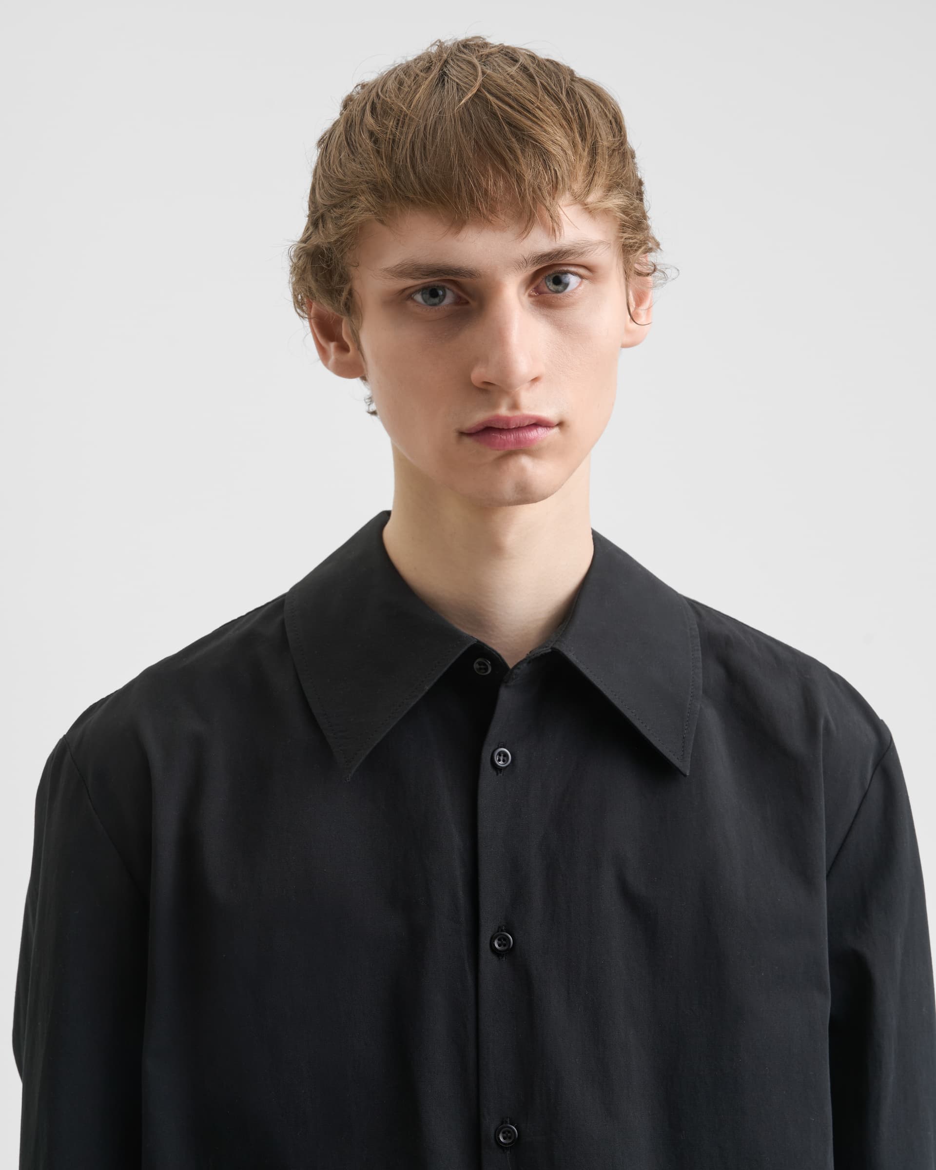 1849_e2ac0b1fca-sefr_fw26_trino-shirt-black-fine-poplin_4747-large