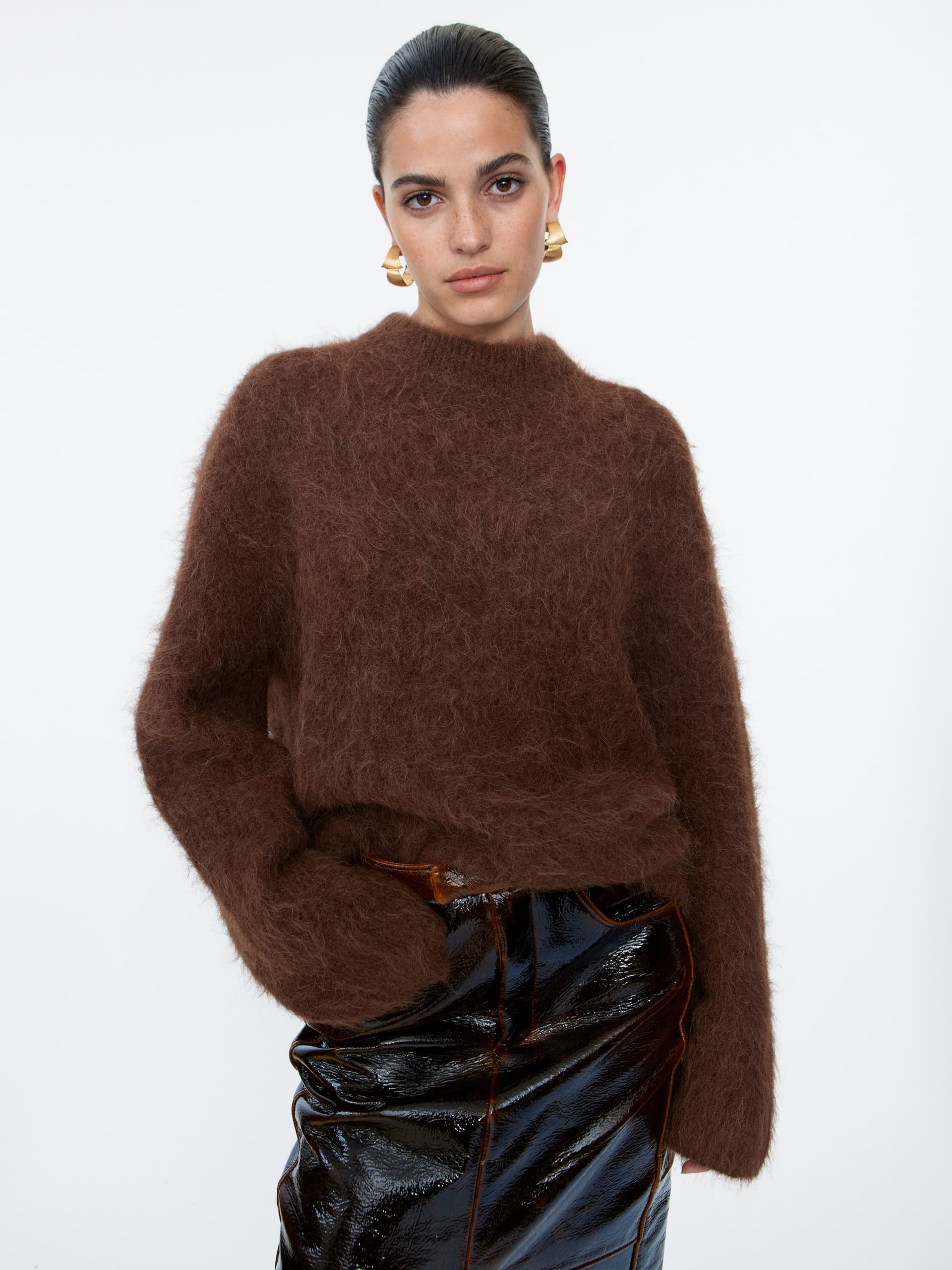 852_1a70a2970c-haru-sweater_chocolate-alpaca_037-large